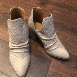 Report taupe booties